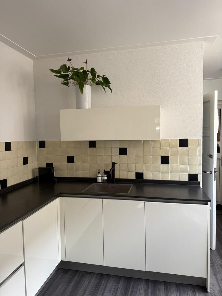 Hoogglans witte keuken met inbouwapparatuur, Huis en Inrichting, Ophalen, Gebruikt