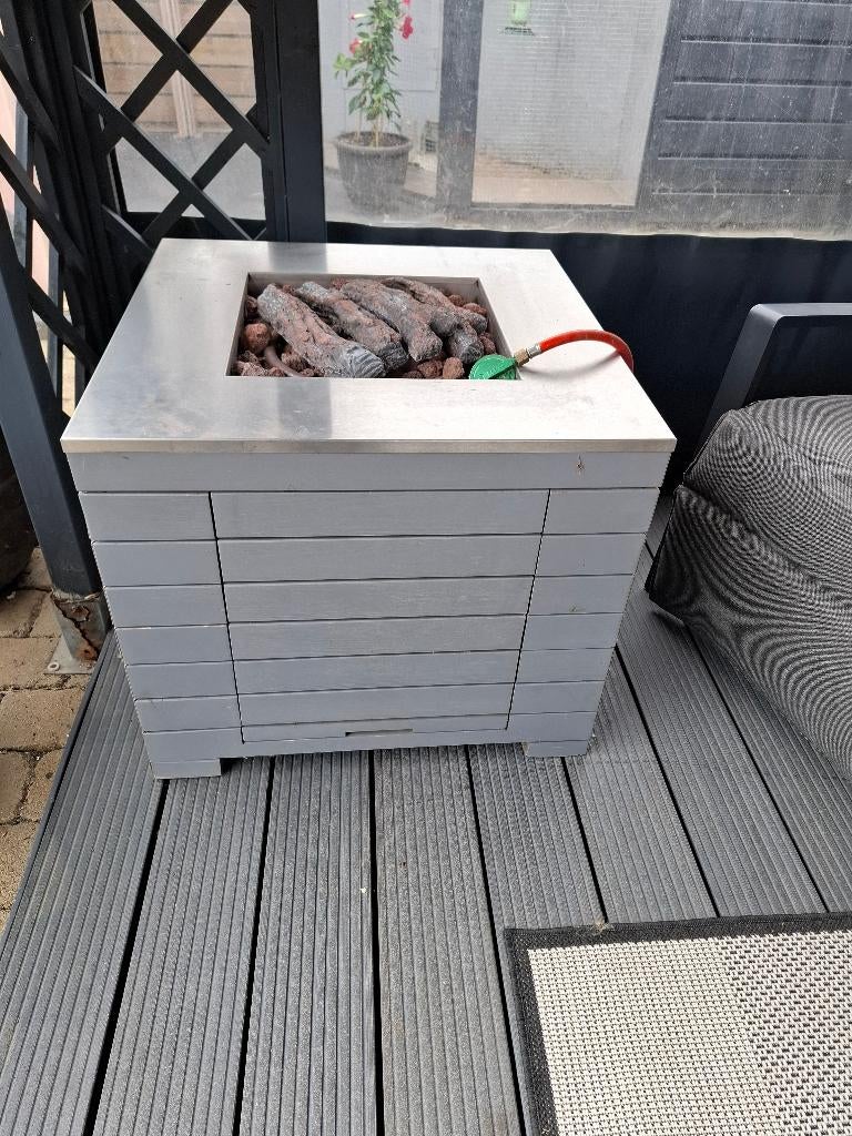 Tafel haard, Tuin en Terras, Ophalen, Zo goed als nieuw