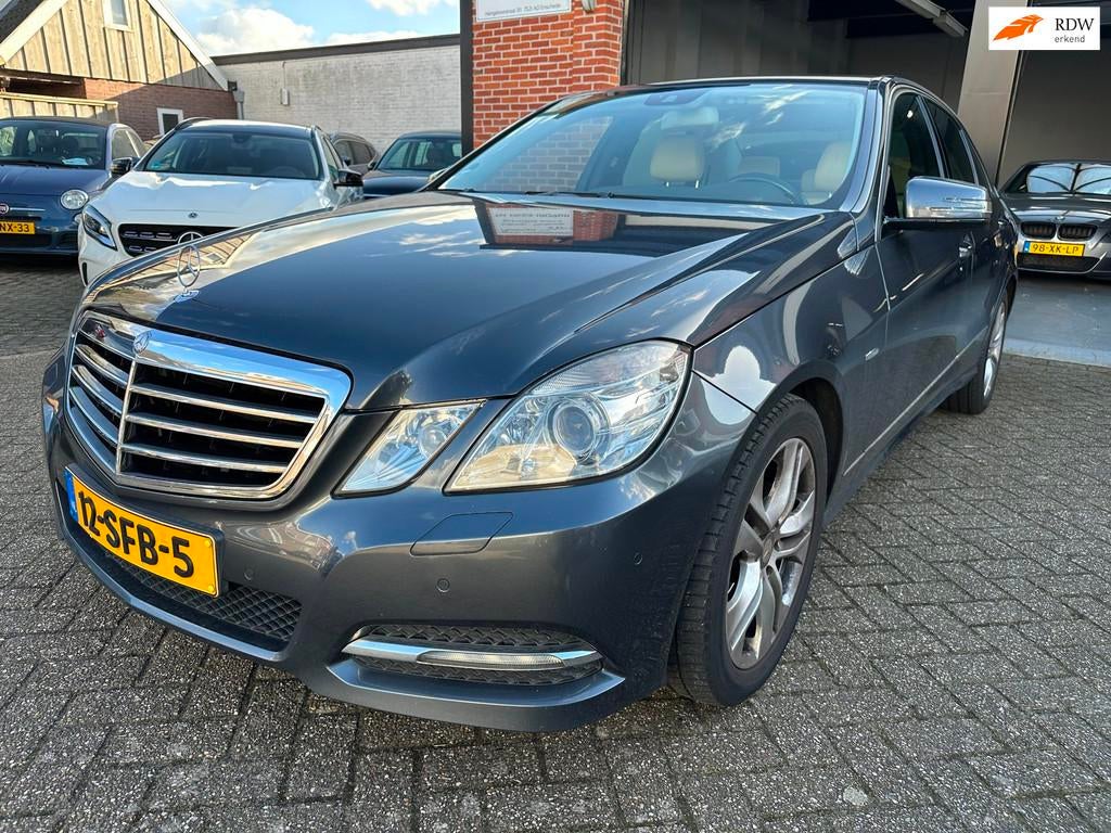 Mercedes-Benz E-klasse 200 CGI Business Class Avantgarde AUT, Auto's, Euro 5, Achterwielaandrijving, Gebruikt, Beige