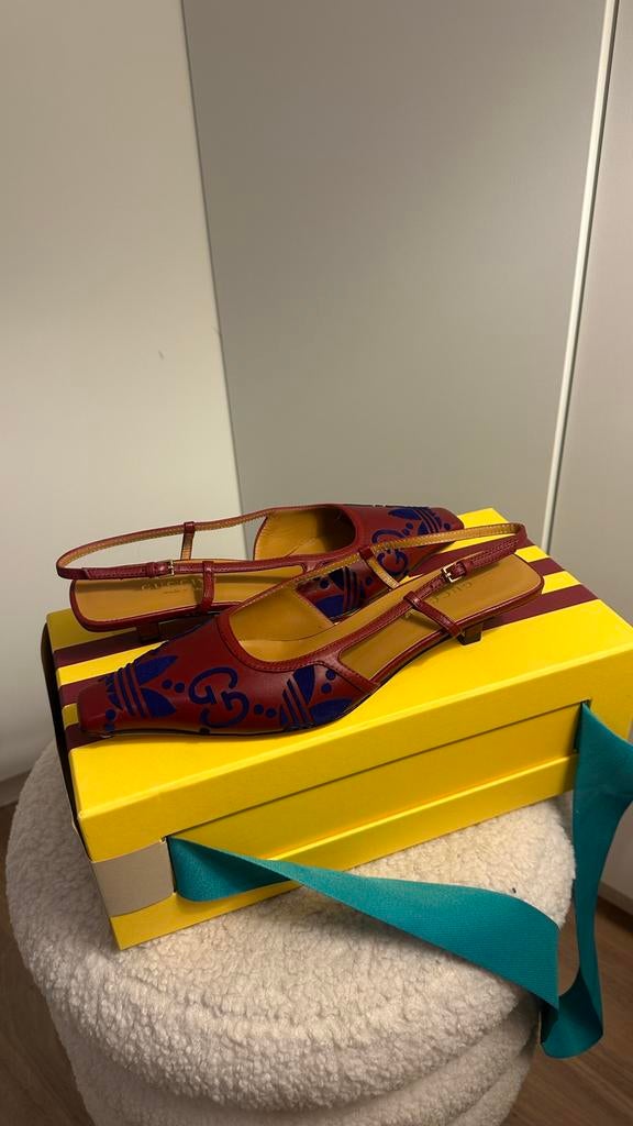 Gucci x Adidas slingbacks 36, Pumps, Nieuw, Ophalen of Verzenden, Rood