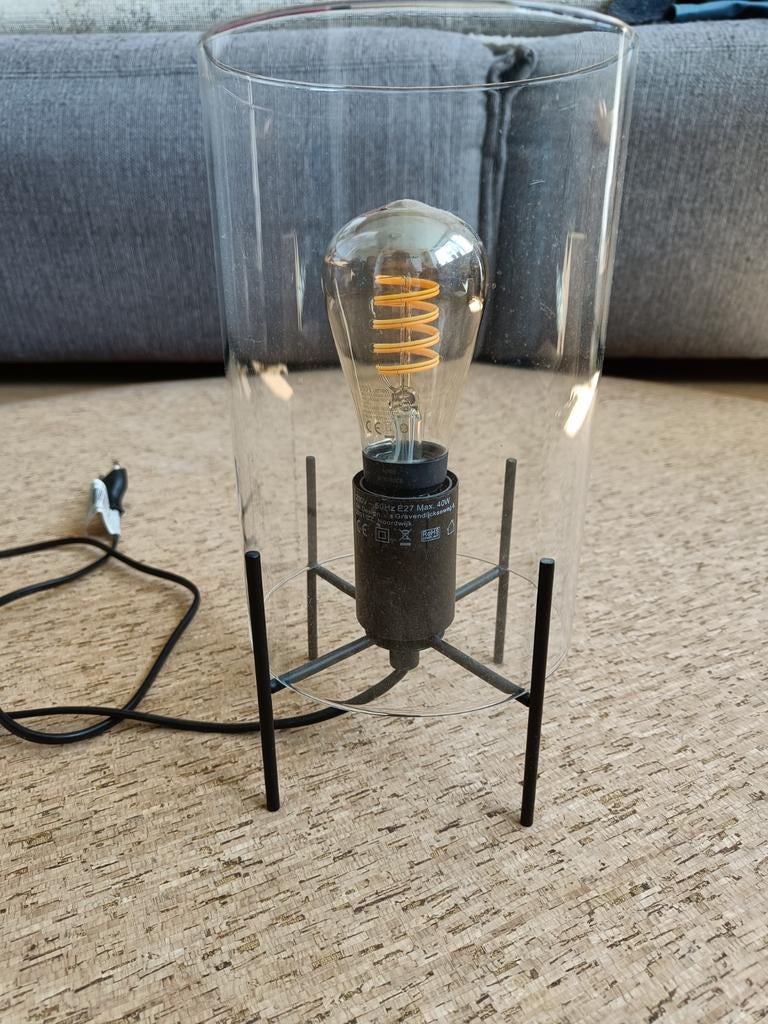 Moderne tafellamp met glazen kap, Huis en Inrichting, Ophalen, Modern, Industrieel, Zo goed als nieuw, Glas