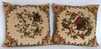 2 GOBELIN KUSSENS (Beige basiskleur met vogel/vlindermotief), Ophalen, Zo goed als nieuw, Beige, Vierkant