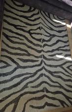 Hoogpolig vloerkleed met zebra motief, Huis en Inrichting, Stoffering | Tapijten en Kleden, Ophalen, 150 tot 200 cm, 200 cm of meer