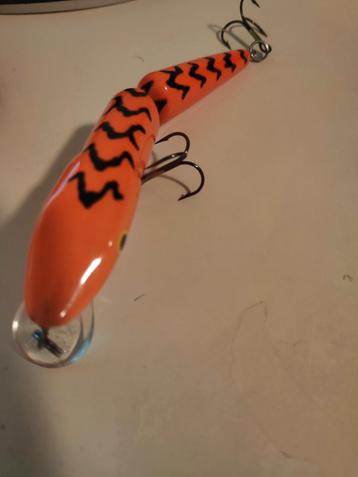 Salmo Jointed 13 cm floating plug. Oranje. ( kunstaas ) beschikbaar voor biedingen