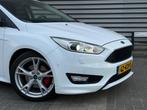 Ford Focus 1.5 Titanium ST-LINE (bj 2015) AUTOMAAT|XENON|SDA, Stof, 4 cilinders, Wit, Origineel Nederlands