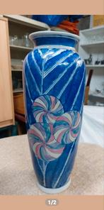 Blauwe Vaas met Bloemmotief - Decoratief en Elegant, Ophalen of Verzenden
