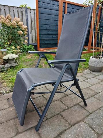 Relaxstoel / Ligstoel - Opvouwbaar & Verstelbaar -Nieuwstaat beschikbaar voor biedingen