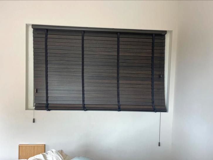 Veneta walnoten hout luxaflex jaloezie 160 breed, Huis en Inrichting, Stoffering | Gordijnen en Lamellen, Zo goed als nieuw, 150 tot 200 cm