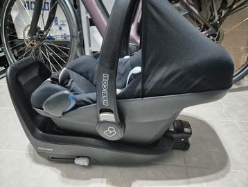 Maxi Cosi Pebble met 2way fix base beschikbaar voor biedingen