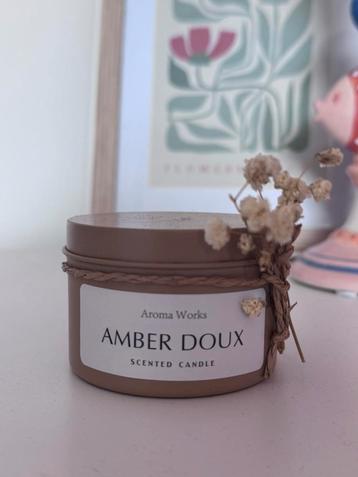 Amber Doux kaars in blik als gifts beschikbaar voor biedingen