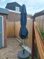 IKEA parasol uitstekende staat, voet met zand te vullen, Tuin en Terras, Parasols, Ophalen, Zo goed als nieuw, Zweefparasol, Verstelbaar
