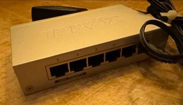 ZyXEL ES-105A v3 - 5-poorts Gigabit switch beschikbaar voor biedingen