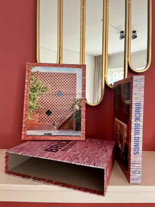 Brick Buildings - Taschen Tafelboek, Boeken, Kunst en Cultuur | Fotografie en Design, Zo goed als nieuw, Overige onderwerpen, Ophalen of Verzenden