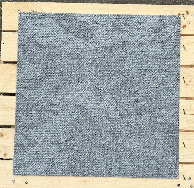 Desso Desert Grijs 9508 (nieuw) tapijttegels, Huis en Inrichting, Stoffering | Vloerbedekking, Nieuw, Tapijttegels, Crème, Grijs