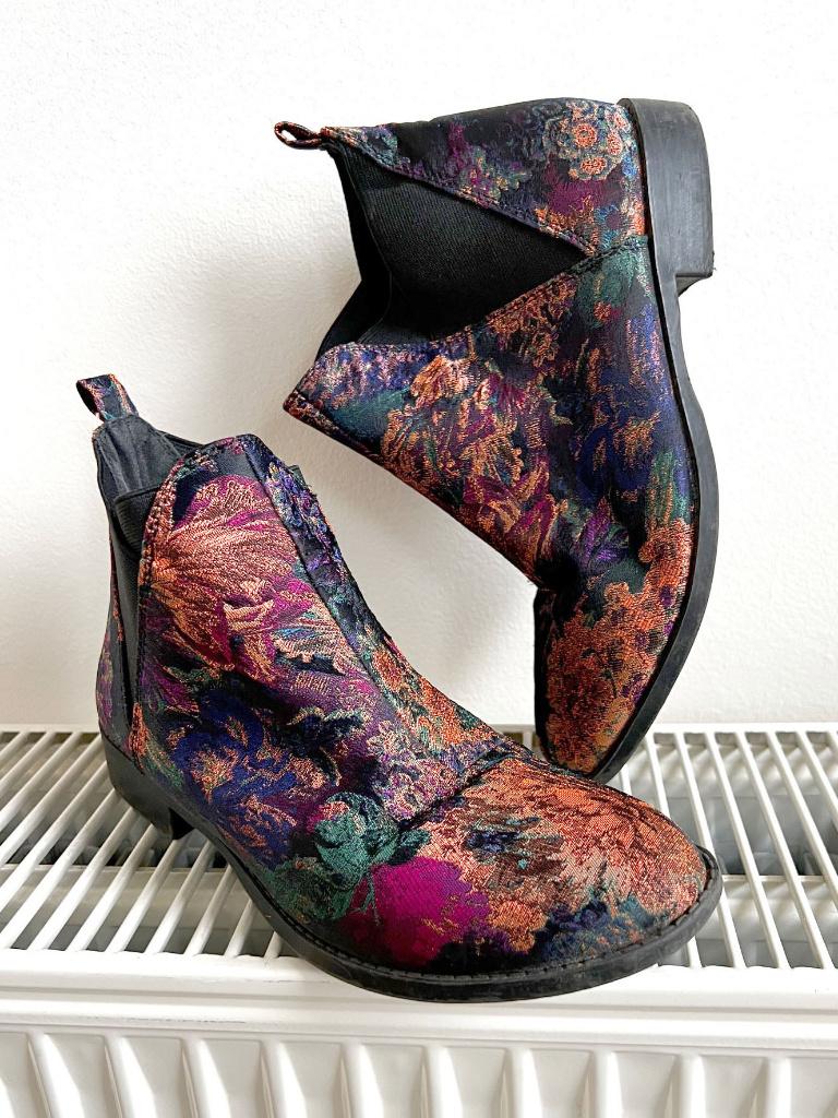 Enkellaarsjes met gobelin-bloempatroon, maat 38,5, Overige kleuren, Lage of Enkellaarzen, Zo goed als nieuw, Verzenden