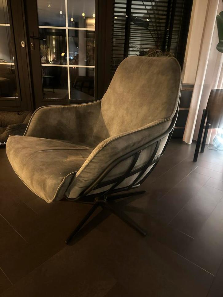 Stijlvolle draaifauteuil slechts 1,5 jaar oud, Huis en Inrichting, Fauteuils, Zo goed als nieuw, Metaal, 75 tot 100 cm, Ophalen