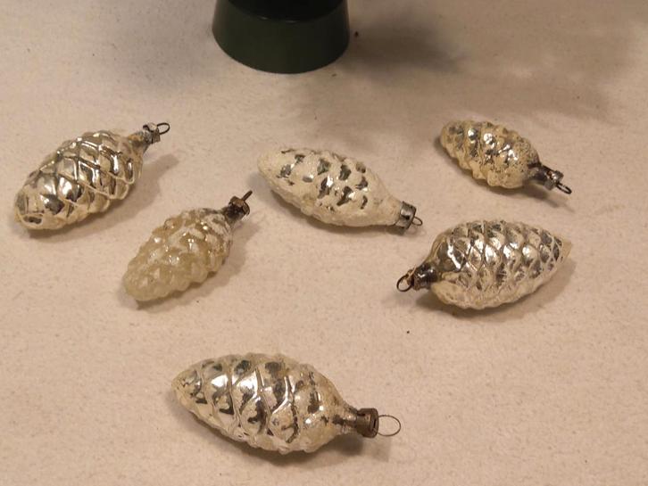 Oude vintage kerstballen,  dennenappels., Diversen, Kerst, Gebruikt, Ophalen of Verzenden