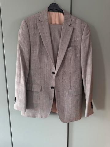 Blazer en broek beschikbaar voor biedingen