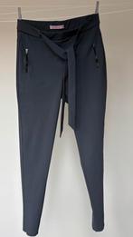 Mooie grijze Studio Anneloes Margot M, Kleding | Dames, Broeken en Pantalons, Ophalen of Verzenden, Zo goed als nieuw, Lang