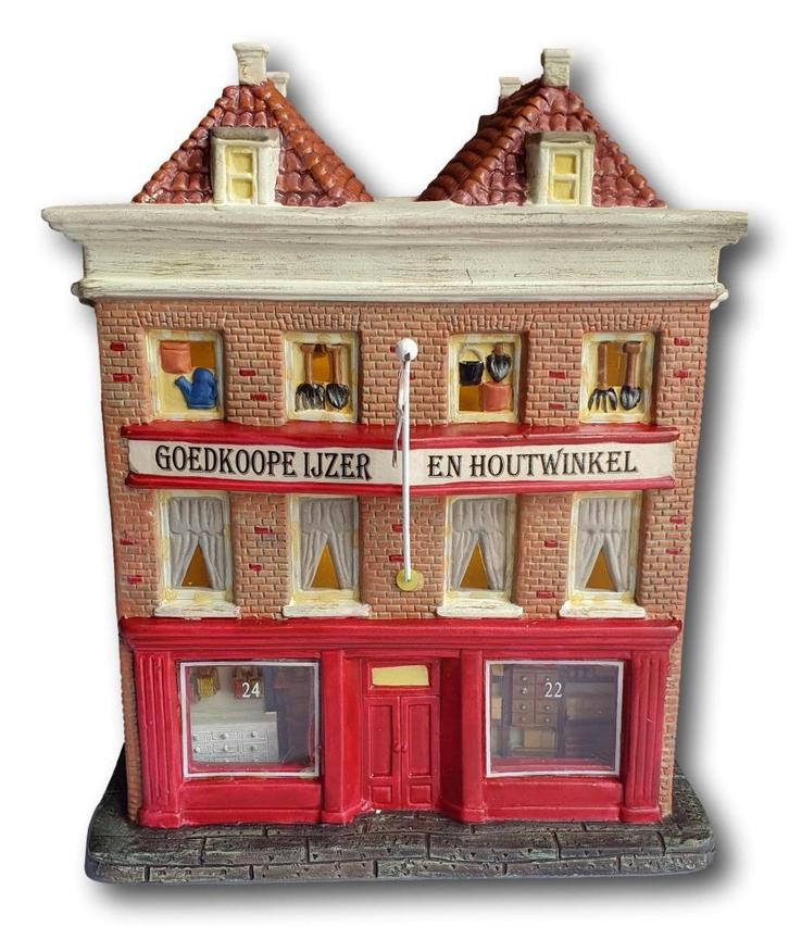 DV210300 - Hoorn, Ijzer & houtwinkel dickensville huisje €89, Diversen, Kerst, Nieuw, Ophalen of Verzenden
