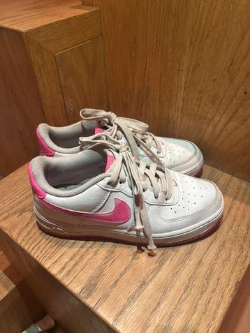 Nike Air Force 1 | Wit/Roze |Meisjes/Dames beschikbaar voor biedingen