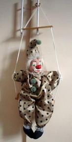 Lieve clown op schommel, Ophalen of Verzenden, Zo goed als nieuw