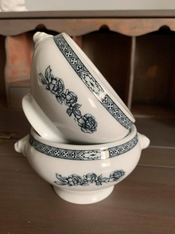 2 Bauscher Germany Soepkommetjes met Leeuwenkop, Huis en Inrichting, Keuken | Servies, Zo goed als nieuw, Kom(men), Overige stijlen