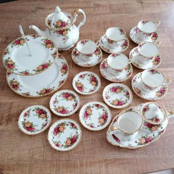 Royal albert old country roses beschikbaar voor biedingen