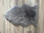 Grijs imitatie vachtje schaap nieuw, Huis en Inrichting, Stoffering | Tapijten en Kleden, 50 tot 100 cm, Nieuw, 50 tot 100 cm