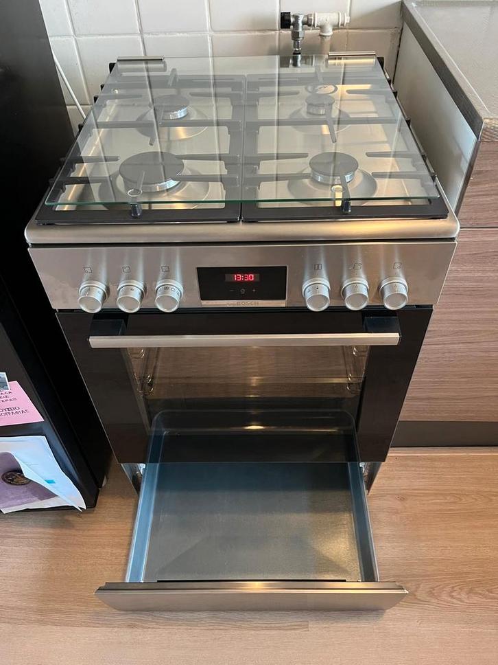 Bosch gasfornuis, Witgoed en Apparatuur, Fornuizen, Zo goed als nieuw, Vrijstaand, Gas, 4 kookzones, 85 tot 90 cm, Ophalen