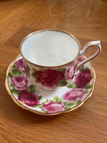 Royal Albert Old English Rose Kop en Schotel setje beschikbaar voor biedingen