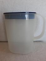 Tupperware schenkkan 1 liter - zgan -, Ophalen of Verzenden, Zo goed als nieuw, Wit, Beker of Kan