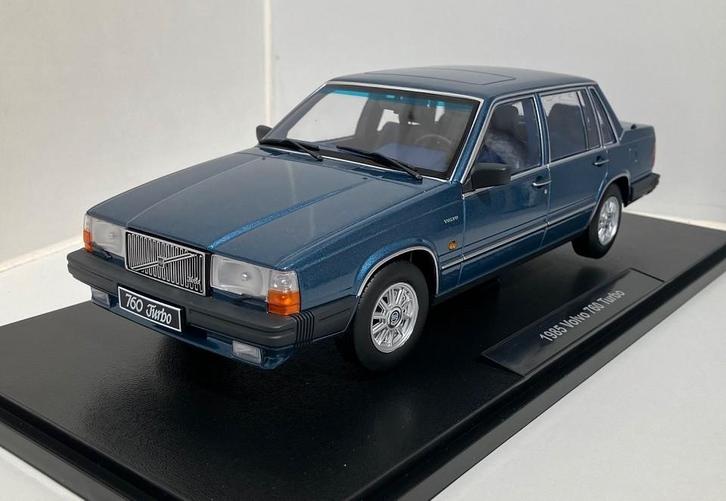 Volvo 760. Turbo 1:18. Triple 9 in diverse metallic kleuren, Hobby en Vrije tijd, Modelauto's | 1:18, Nieuw, Auto, Overige merken