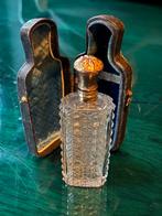 Antiek parfumflesje met foedraal, Antiek en Kunst, Antiek | Glas en Kristal, Ophalen of Verzenden