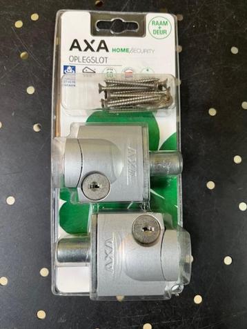 Axa Oplegslot 3012 zilver NIEUW set a 2 in blister  € 23.95 beschikbaar voor biedingen