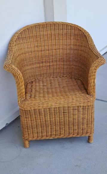 Rotan fauteuil beschikbaar voor biedingen