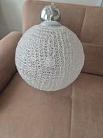 Mooie bol hanglamp (2 stuks aanwezig), Ophalen of Verzenden, Zo goed als nieuw, Glas, Modern
