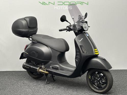 Vespa GTS 300 SuperTech HPE | Akrapovic | Malossi Windscherm, Motoren, Motoren | Overige merken, Bedrijf, Scooter, 12 t/m 35 kW