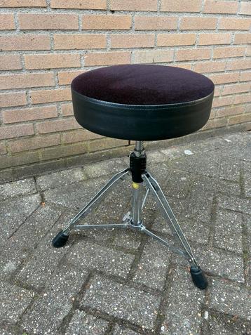 Osan drumkruk (drum kruk stoel Throne) beschikbaar voor biedingen