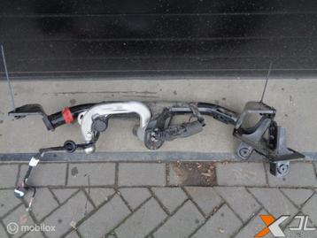 EQA-KLASSE W243 TREKHAAK WEGKLAPBAAR  A2433100300 beschikbaar voor biedingen