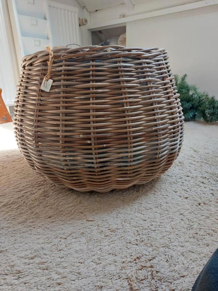 Zeer Grote Rotan Mand ( bijv. Kerstboom), Huis en Inrichting, Woonaccessoires | Schalen en Manden, Gebruikt, Mand, Rond, Riet