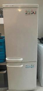 Bosch koelkast met vriesvak, werkt goed en moet weg!, Witgoed en Apparatuur, Koelkasten en IJskasten, Ophalen, Gebruikt, 200 liter of meer