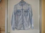 Dameskleding: Gebleekte lichtblauwe spijkerblouse, Ophalen of Verzenden, Gedragen, Maat 36 (S), Blauw
