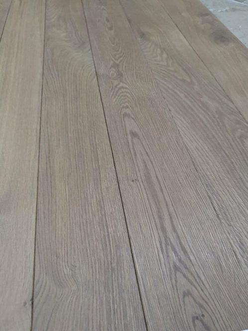 51,84 M2 MASSIEF EIKEN 10 CM BREED GEROOKT EN WIT GEOLIED, Huis en Inrichting, Stoffering | Vloerbedekking, Nieuw, Parket, Wit
