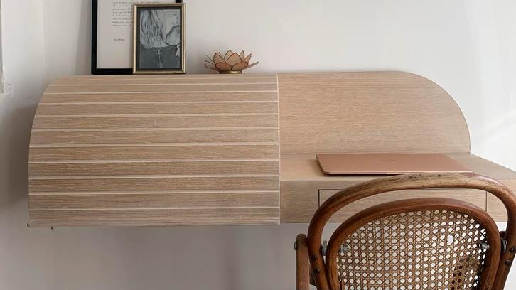 Bolia Zwevend Bureau/Kaptafel - Design Meubel, Huis en Inrichting, Bureaus, Zo goed als nieuw, Bureau, Ophalen of Verzenden