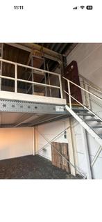 Entresolvloer 20m2 met reling en trap, Ophalen