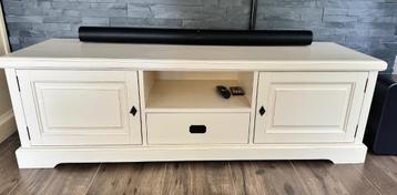 Tv-meubel – Gebroken wit – Klassiek & stijlvol beschikbaar voor biedingen