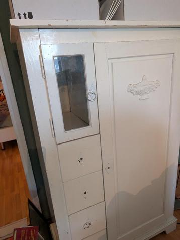 Witte kast voor woonkamer 