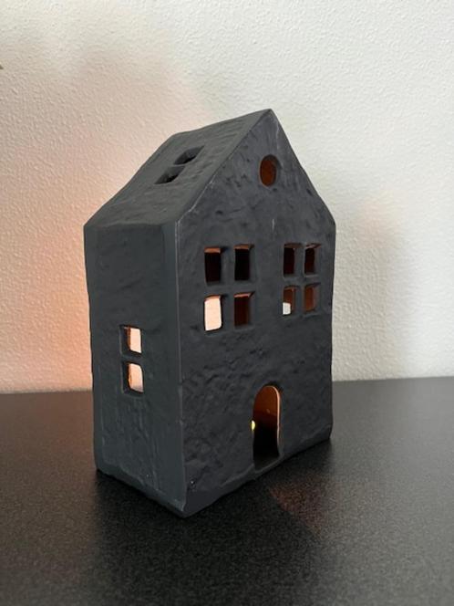 J-Line Kaarsenhouder Huis Aluminium Zwart Nieuw, Huis en Inrichting, Woonaccessoires | Kandelaars en Kaarsen, Nieuw, Kandelaar