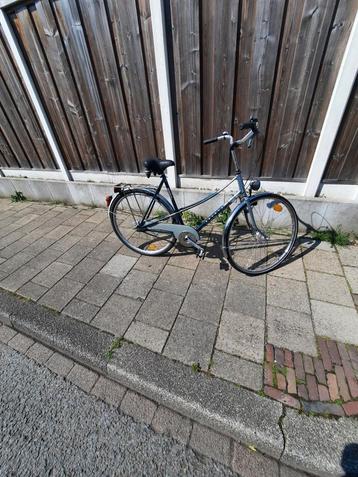Studenten kroeg campingfiets beschikbaar voor biedingen